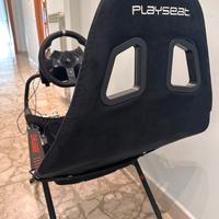 Postazione Playseat + volante Logitech 920