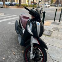 Piaggio Beverly 350 Sport Touring