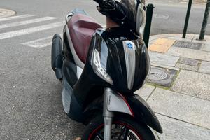 Piaggio Beverly 350 Sport Touring