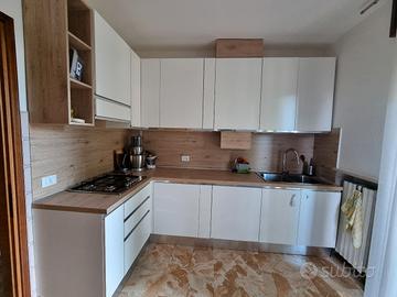 Cucina Mondo Convenienza — bianco e rovere