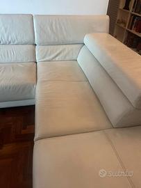 Divano comodo e ben tenuto