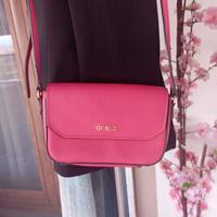 borsetta Guess Rosa fucsia tracolla regolabile 