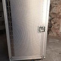 N. 2 Flight cases (€ 480 cad)