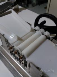 Levigatrice manuale per creme