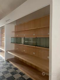 Rivestimento parete con vetrinette