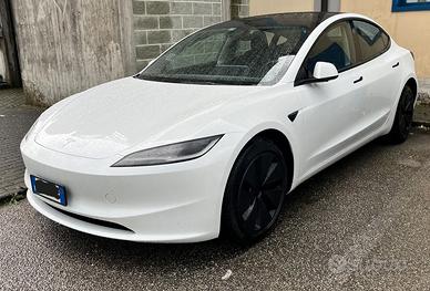 Tesla Model 3 Long Range Dual Motor Highland 2025
