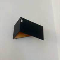Lampada da parete nera