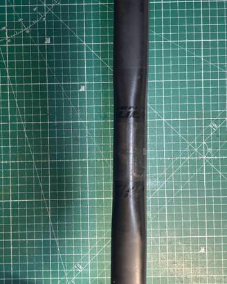 Manubrio IN CARBONIO 42 cm  GIANT SLR