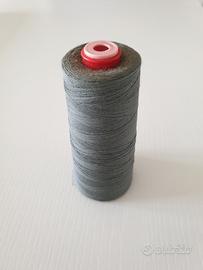 Bobina grande filo da cucito grigio