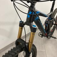 Cine stereo 160 in carbonio