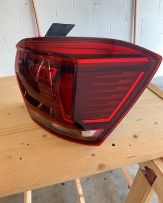 FARO POSTERIORE DESTRO POLO GTI 2019