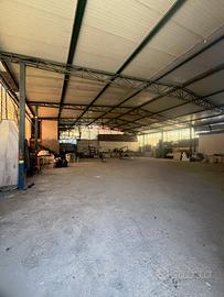 Rif. 528 ischitella - locale deposito/ garage