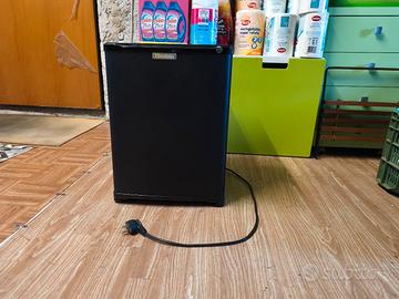mini frigorifero da hotel come nuovo