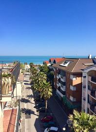 DAL 06/09/2025 attico pieno centro mare