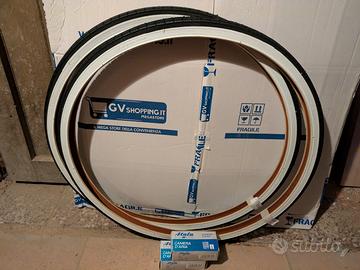 2 copertoni 26" e 2 camera d'aria 