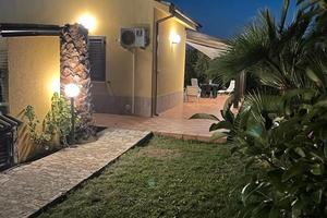 Villetta a pochi passi dal mare