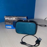 Cassa Bluetooth con apposito caricatore