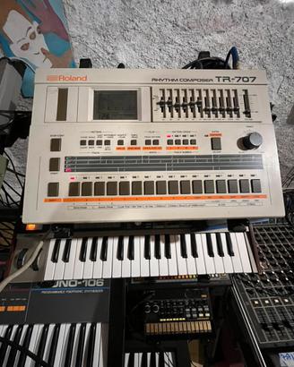 Roland TR 707 con modifica HKA Design Audio
