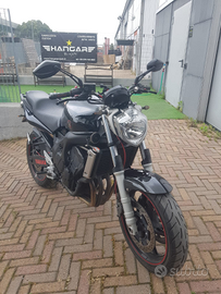 Yamaha FZ6 ben tenuta