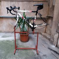 Supporto manutenzione bici 