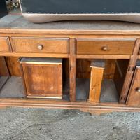 Mobile in legno lungo tre metri