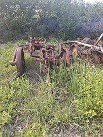 Attrezzature agricole - disco ed aratro