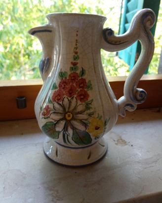 Brocca in ceramica dipinto a mano