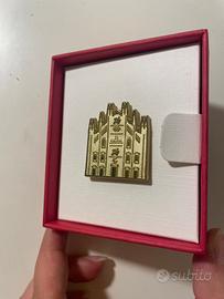 Spilla Omega Duomo Oro Olimpidi Milano Cortina 26