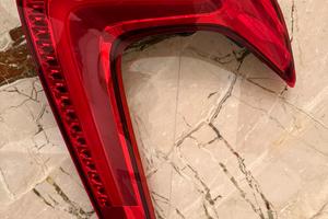 Faro posteriore sinistro Volvo XC40