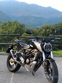 Honda Cb 125 R con scarico Arrow 