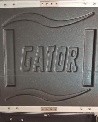 Flight Case GATOR 2U + Doppio lettore cd dj tech