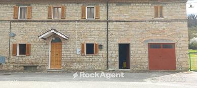 CASALE IN PIETRA CON TERRANO, POZZO E BOX