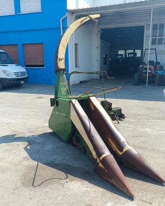 trincia mais ad una fila John Deere