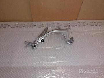staffa supporto pedana destra brutale 800 800rr