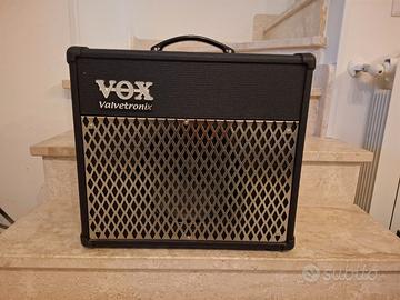 Amplificatore chitarra VOX VT30 VALVETRONIX