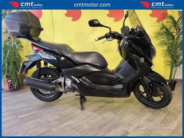 YAMAHA X-Max 250 .