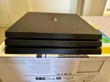 PS4 PRO 1TB + 2 Controller