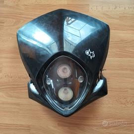 Faro universale per moto