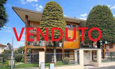 Appartamento di 156 m² con 3 locali e box auto a L