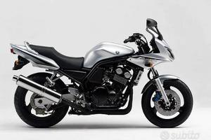 YAMAHA FAZER 600 RICAMBI