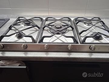 Cucina completa di elettrodomestici