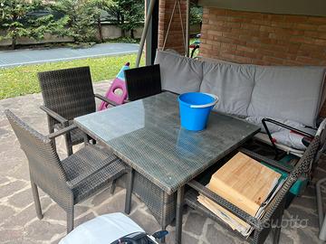 Tavolo da giardino + 4 sedie