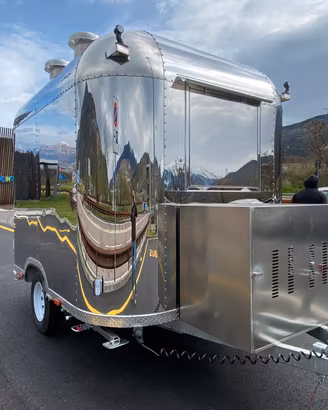 Street food trailer airstream concept