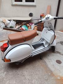 vespa epoca restaurata con targa è libretto origin