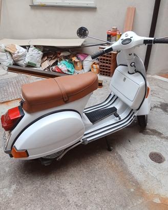 vespa epoca restaurata con targa è libretto origin