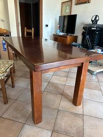 Tavolo in legno massello