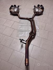 Marmitta con terminali di scarico sportivi neri