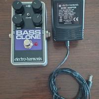 Electro-harmonix Bass Clone con alimentatore 