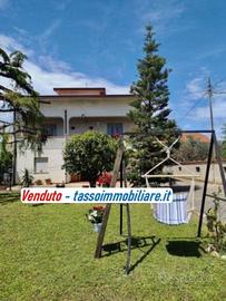 Villa di 130 m² con più di 5 locali e box auto a O