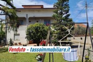 Villa di 130 m² con più di 5 locali e box auto a O